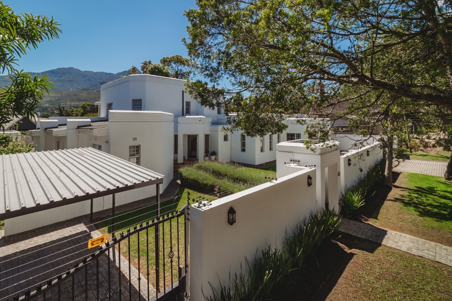 4 Bedroom Property for Sale in Heatherlands Western Cape